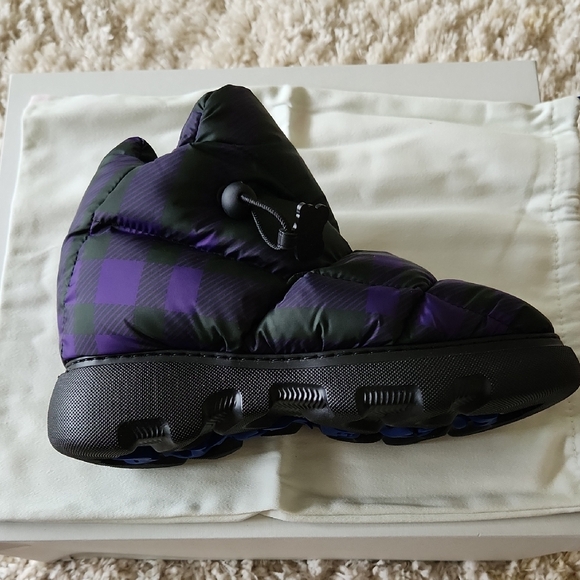 Burberry Black and Purple Puffer Boot - Picture 4 of 5